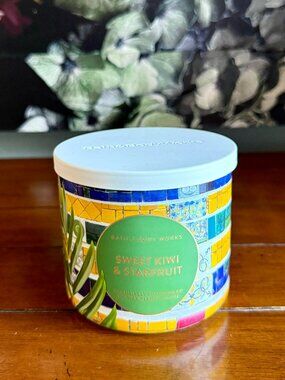 NEW SWEET KIWI & STARFRUIT 3-Wick Candle Bath & Body Works
